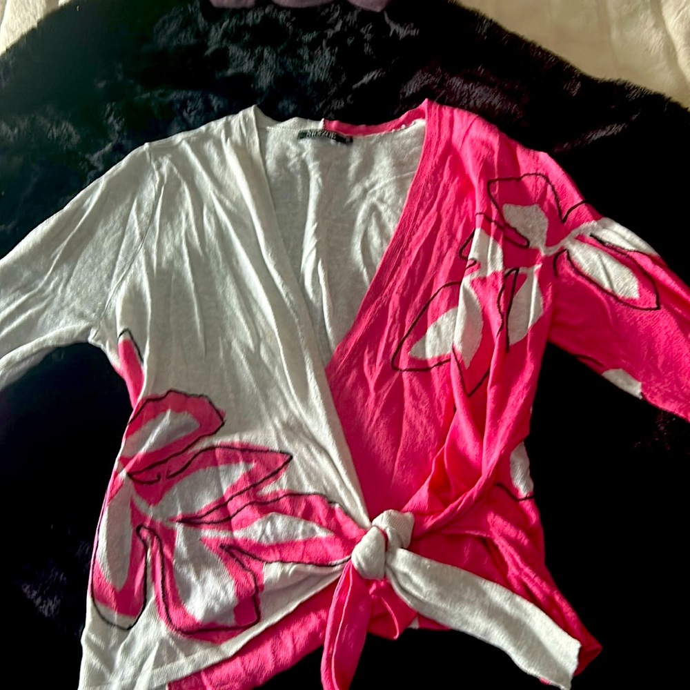 Nic and Zoe crop tied sweater. pink and gray size M gently worn once beautiful